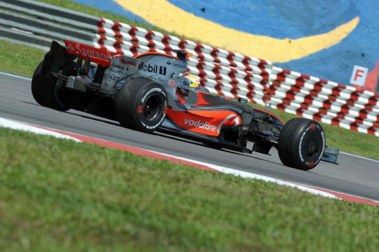 lewis-hamilton-rif_malesia.jpg