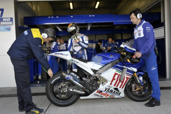 motogp_jerez_lorenzo_box.jpg