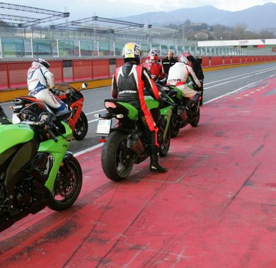 kawasaki-zx10r_rif_promozione.jpg