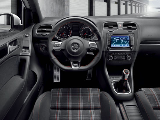 golf_gti_concept_car_interni.jpg