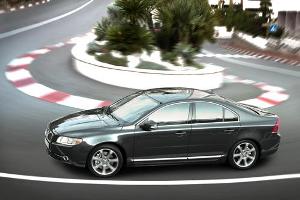 Volvo S80: aspetto aggressivo, guida audace e comfort a bordo
