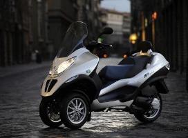 Il primo scooter al mondo declinato in verde: Piaggio MP3 Hybrid