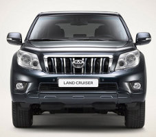 Toyota Land Cruiser: un ritocchino al maquillage per l’ inarrestabile off-road