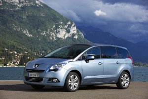 Nuova Peugeot 5008. Professione: andare a spasso con la famiglia