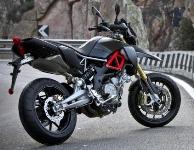 Aprilia Dorsoduro Factory: una versione speciale per la super motard