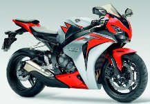 Honda CBR 1000 RR: ottima in pista, appagante su strada