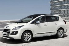 Peugeot  3008 Hybrid4: prima versione al mondo ibrida e diesel
