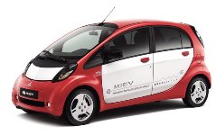 Mitsubishi i-MiEV: al Salone di Parigi la piccola elettrica 4 porte